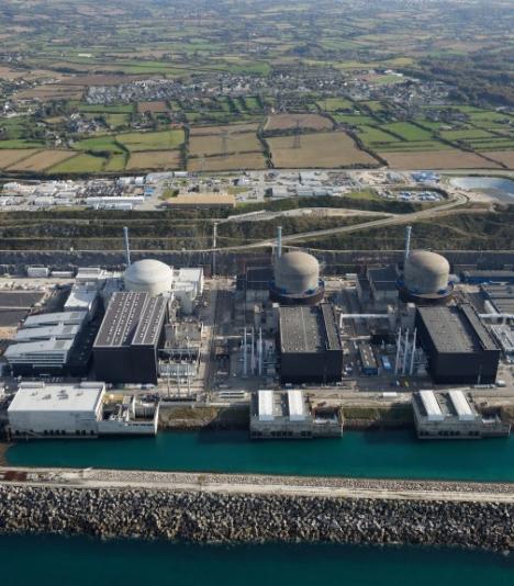 vue aérienne de la centrale nucléaire de Flamanville